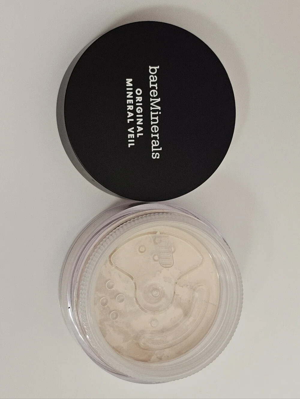 bareMinerals Mineral Veil Finishing Powder Original Translucent loose setting